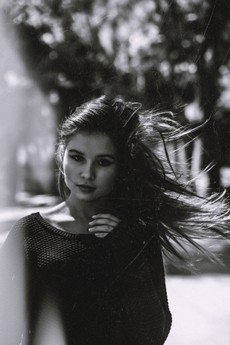 grayscale-photo-of-woman-2009828.jpg