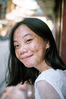 woman-smiling-2709388.jpg