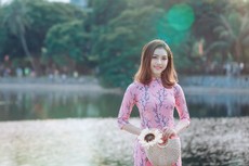 woman-wearing-pink-top-1468378.jpg