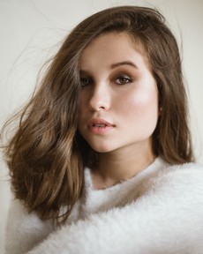 girl-hair-makeup-model-2283014.jpg