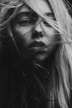 grayscale-photography-of-woman-1572878.jpg