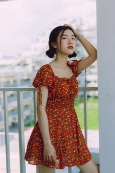 woman-wearing-red-dress-3156627.jpg