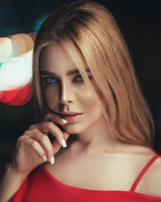 photo-of-woman-biting-her-nails-2878329.jpg