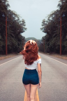 woman-standing-on-road-1758144.jpg