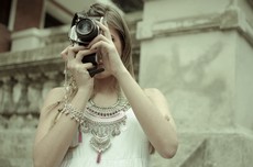 accessories-beauty-camera-fashion-1537996.jpg