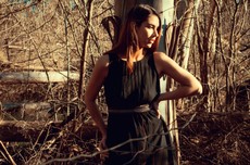beauty-dress-elegant-fashion-878726.jpg